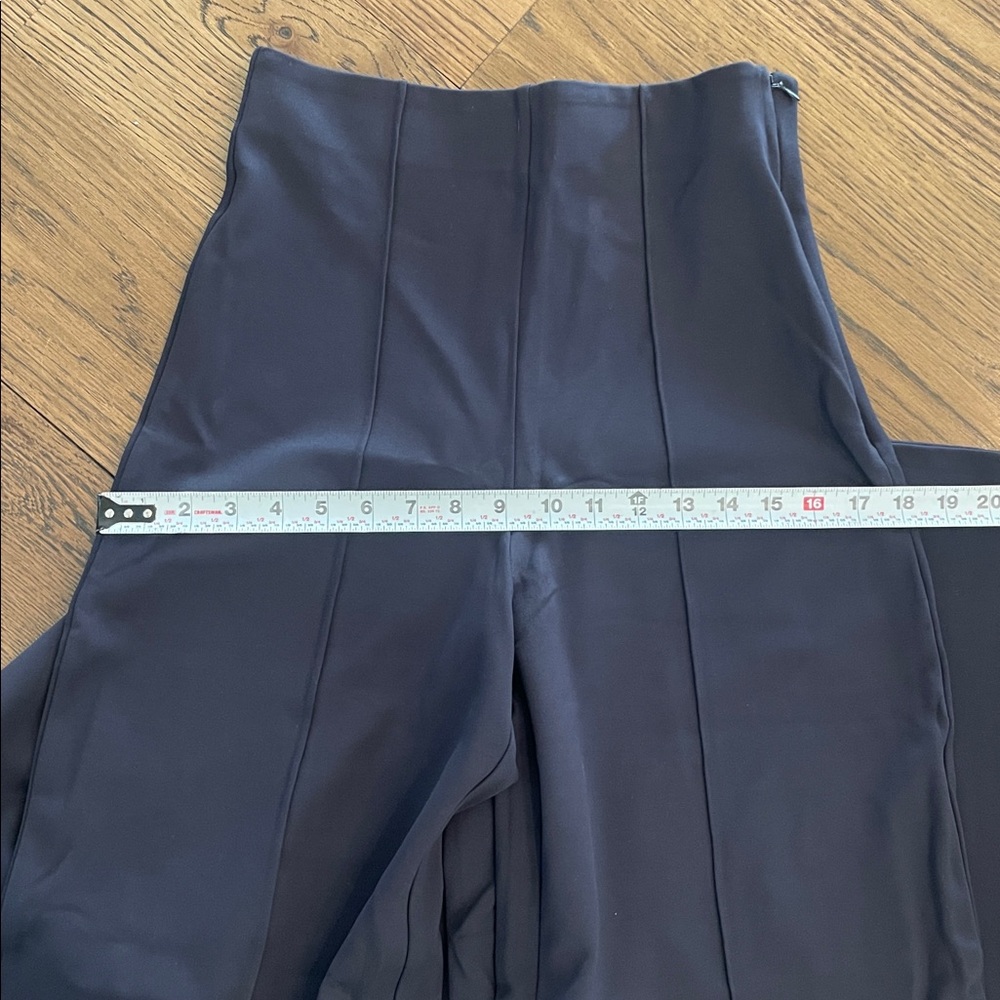Quince NWT Ultra-Stretch Ponte Super Wide Leg Pants Navy- 31” inseam - Picture 4 of 8